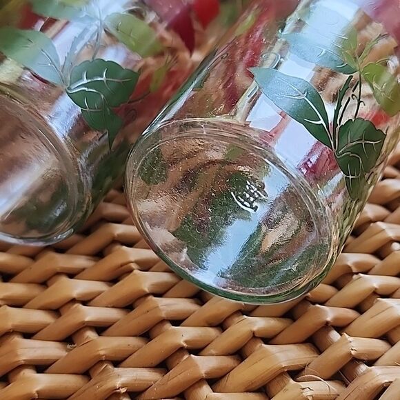 Anchor Hocking Red and Green Floral Glasses - Picture 7 of 9